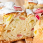Proste ciasto z rabarbarem - szybki przepis na pyszne ciasto.